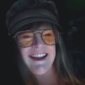 Meet your Posher, Glory